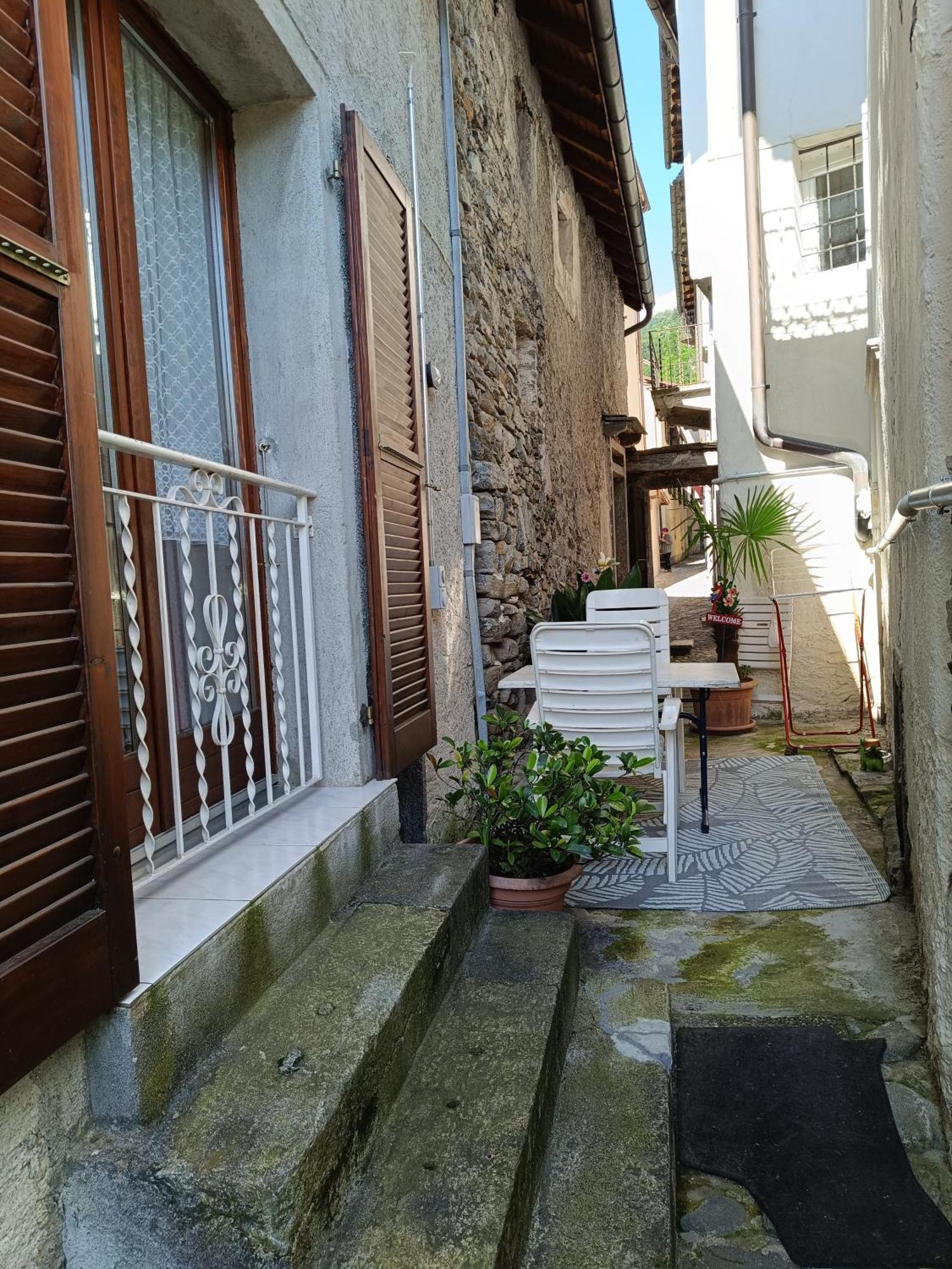 Casa Chiara Apartment Intragna Exterior foto